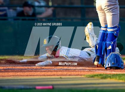 Thumbnail 3 in Alba-Golden vs. Harleton (UIL 2A D1 Area Playoff) photogallery.