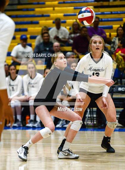 Thumbnail 2 in Archbishop Mitty vs. Santa Margarita (CIF State Open Division Final) photogallery.