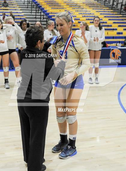 Thumbnail 3 in Archbishop Mitty vs. Santa Margarita (CIF State Open Division Final) photogallery.