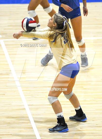 Thumbnail 3 in Archbishop Mitty vs. Santa Margarita (CIF State Open Division Final) photogallery.