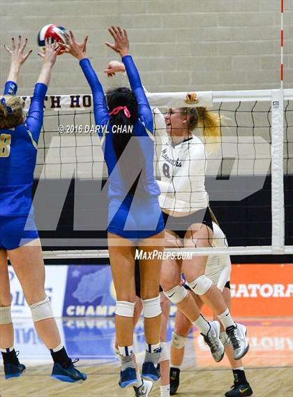 Thumbnail 3 in Archbishop Mitty vs. Santa Margarita (CIF State Open Division Final) photogallery.