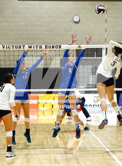 Thumbnail 3 in Archbishop Mitty vs. Santa Margarita (CIF State Open Division Final) photogallery.