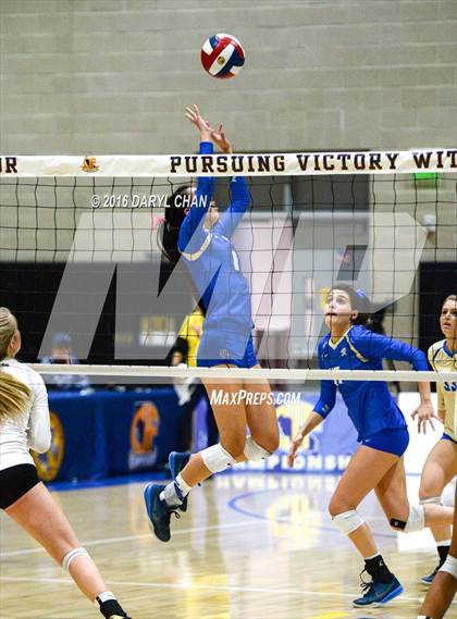 Thumbnail 1 in Archbishop Mitty vs. Santa Margarita (CIF State Open Division Final) photogallery.