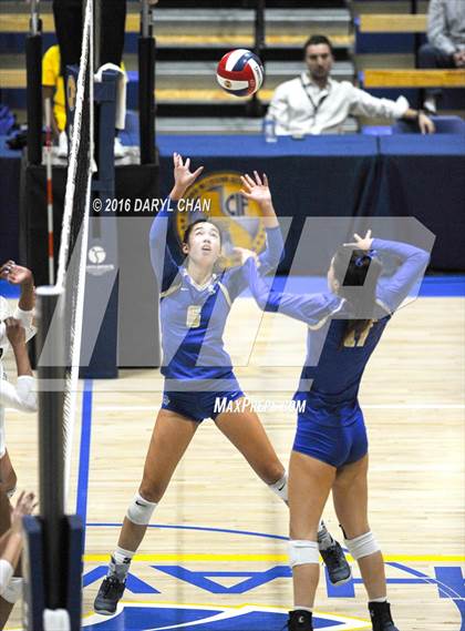 Thumbnail 2 in Archbishop Mitty vs. Santa Margarita (CIF State Open Division Final) photogallery.