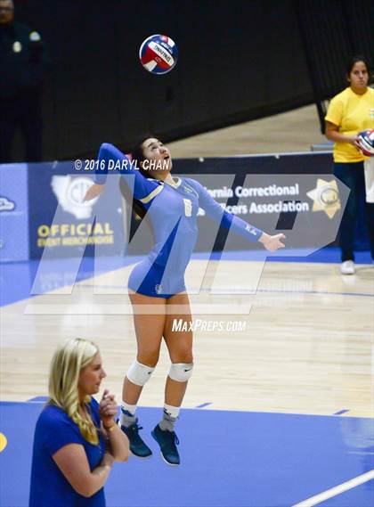 Thumbnail 2 in Archbishop Mitty vs. Santa Margarita (CIF State Open Division Final) photogallery.