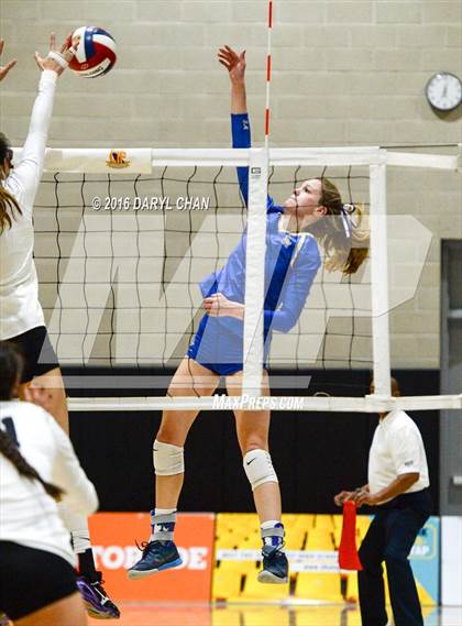 Thumbnail 2 in Archbishop Mitty vs. Santa Margarita (CIF State Open Division Final) photogallery.