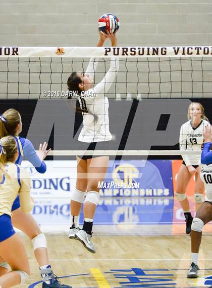 Thumbnail 3 in Archbishop Mitty vs. Santa Margarita (CIF State Open Division Final) photogallery.