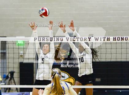 Thumbnail 3 in Archbishop Mitty vs. Santa Margarita (CIF State Open Division Final) photogallery.