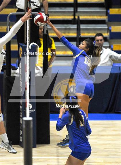 Thumbnail 1 in Archbishop Mitty vs. Santa Margarita (CIF State Open Division Final) photogallery.