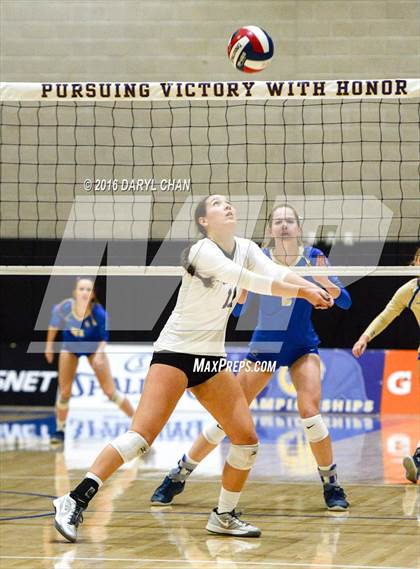 Thumbnail 3 in Archbishop Mitty vs. Santa Margarita (CIF State Open Division Final) photogallery.