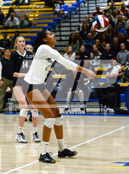 Thumbnail 3 in Archbishop Mitty vs. Santa Margarita (CIF State Open Division Final) photogallery.