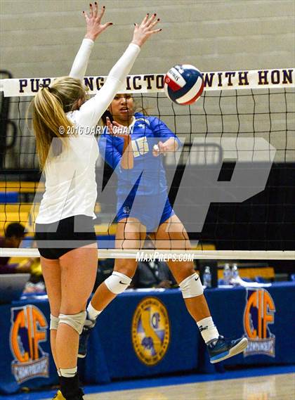 Thumbnail 1 in Archbishop Mitty vs. Santa Margarita (CIF State Open Division Final) photogallery.