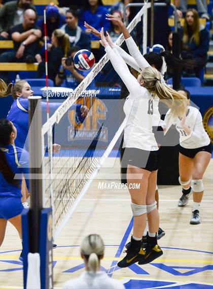 Thumbnail 3 in Archbishop Mitty vs. Santa Margarita (CIF State Open Division Final) photogallery.