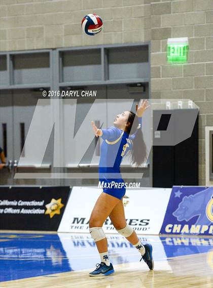 Thumbnail 1 in Archbishop Mitty vs. Santa Margarita (CIF State Open Division Final) photogallery.