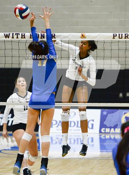 Thumbnail 3 in Archbishop Mitty vs. Santa Margarita (CIF State Open Division Final) photogallery.