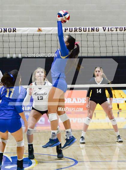 Thumbnail 2 in Archbishop Mitty vs. Santa Margarita (CIF State Open Division Final) photogallery.