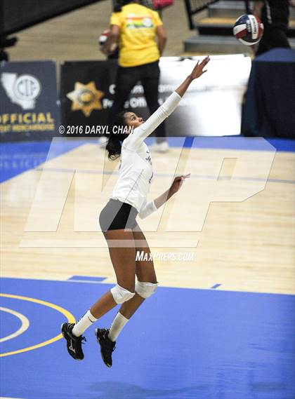 Thumbnail 3 in Archbishop Mitty vs. Santa Margarita (CIF State Open Division Final) photogallery.