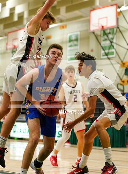 Thumbnail 2 in Marin Academy vs. Pierce (Steve Cauchi Ram Jam Tournament) photogallery.