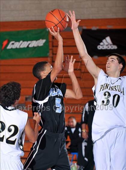 Thumbnail 3 in Palos Verdes Peninsula vs Villa Park (MaxPreps Holiday Classic) photogallery.