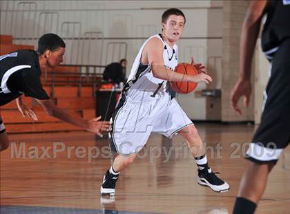 Thumbnail 3 in Palos Verdes Peninsula vs Villa Park (MaxPreps Holiday Classic) photogallery.