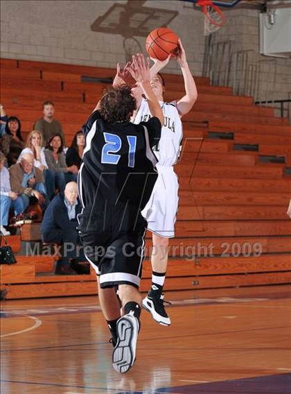 Thumbnail 2 in Palos Verdes Peninsula vs Villa Park (MaxPreps Holiday Classic) photogallery.