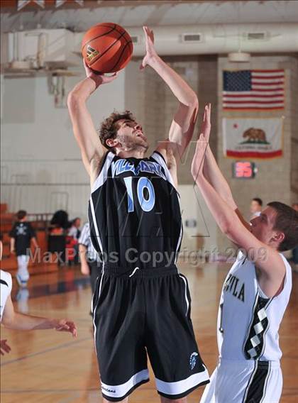 Thumbnail 1 in Palos Verdes Peninsula vs Villa Park (MaxPreps Holiday Classic) photogallery.