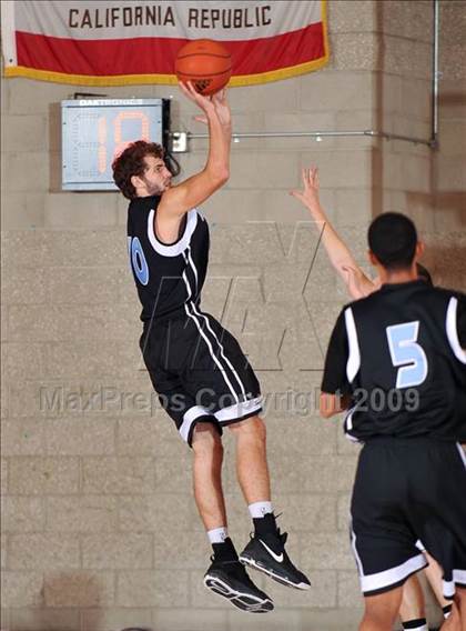 Thumbnail 3 in Palos Verdes Peninsula vs Villa Park (MaxPreps Holiday Classic) photogallery.
