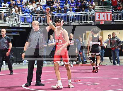 Thumbnail 2 in UIL Wrestling 5A-6A Finals (Round 3) photogallery.