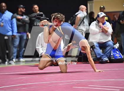 Thumbnail 2 in UIL Wrestling 5A-6A Finals (Round 3) photogallery.