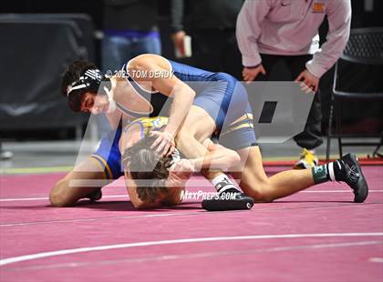 Thumbnail 2 in UIL Wrestling 5A-6A Finals (Round 3) photogallery.