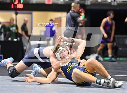 Thumbnail 3 in UIL Wrestling 5A-6A Finals (Round 3) photogallery.