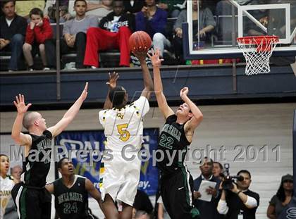 Thumbnail 3 in De La Salle vs. Castro Valley (CIF NCS D1 Final) photogallery.