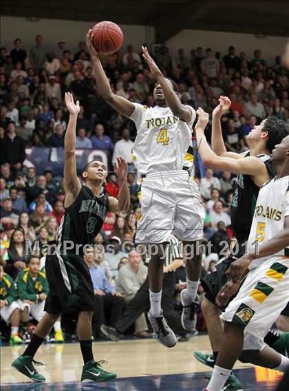 Thumbnail 1 in De La Salle vs. Castro Valley (CIF NCS D1 Final) photogallery.