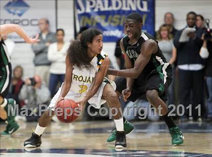 Thumbnail 2 in De La Salle vs. Castro Valley (CIF NCS D1 Final) photogallery.