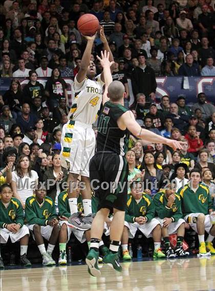 Thumbnail 3 in De La Salle vs. Castro Valley (CIF NCS D1 Final) photogallery.