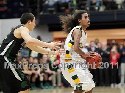 Thumbnail 2 in De La Salle vs. Castro Valley (CIF NCS D1 Final) photogallery.