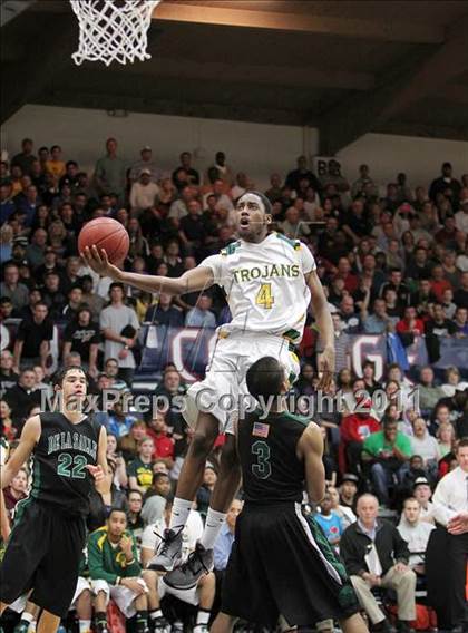 Thumbnail 1 in De La Salle vs. Castro Valley (CIF NCS D1 Final) photogallery.