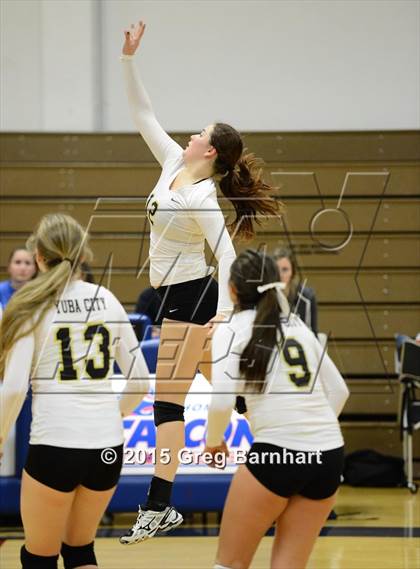 Thumbnail 3 in Yuba City vs. Christian Brothers photogallery.
