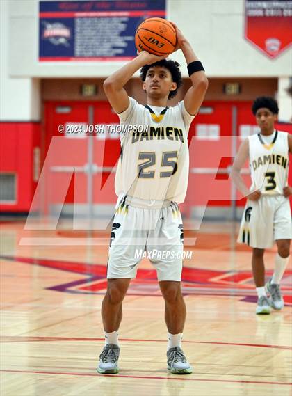Thumbnail 2 in Village Christian vs. Damien photogallery.