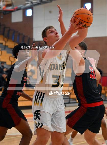 Thumbnail 3 in Village Christian vs. Damien photogallery.