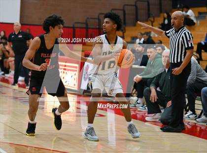 Thumbnail 2 in Village Christian vs. Damien photogallery.