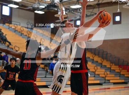 Thumbnail 3 in Village Christian vs. Damien photogallery.