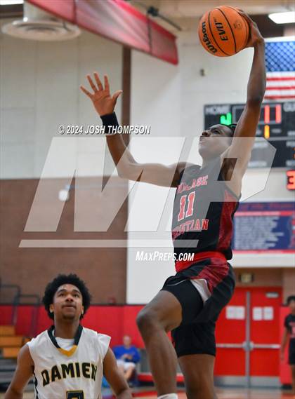 Thumbnail 2 in Village Christian vs. Damien photogallery.