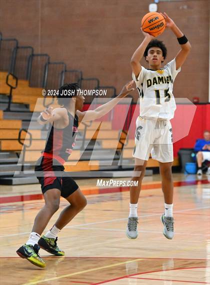 Thumbnail 2 in Village Christian vs. Damien photogallery.