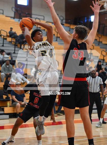 Thumbnail 3 in Village Christian vs. Damien photogallery.