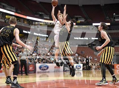 Thumbnail 3 in Oxnard vs. Capistrano Valley (CIF-SS 2A Final) photogallery.