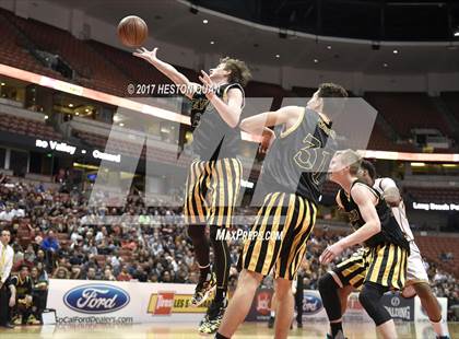 Thumbnail 2 in Oxnard vs. Capistrano Valley (CIF-SS 2A Final) photogallery.
