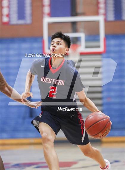 Thumbnail 2 in Tulare Western vs. Edison (Central Valley Showcase) photogallery.