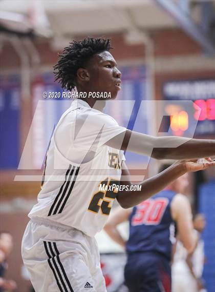 Thumbnail 1 in Tulare Western vs. Edison (Central Valley Showcase) photogallery.