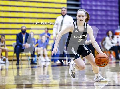 Thumbnail 1 in Noblesville vs Homestead  (IHSAA 4A Regional Semifinal) photogallery.